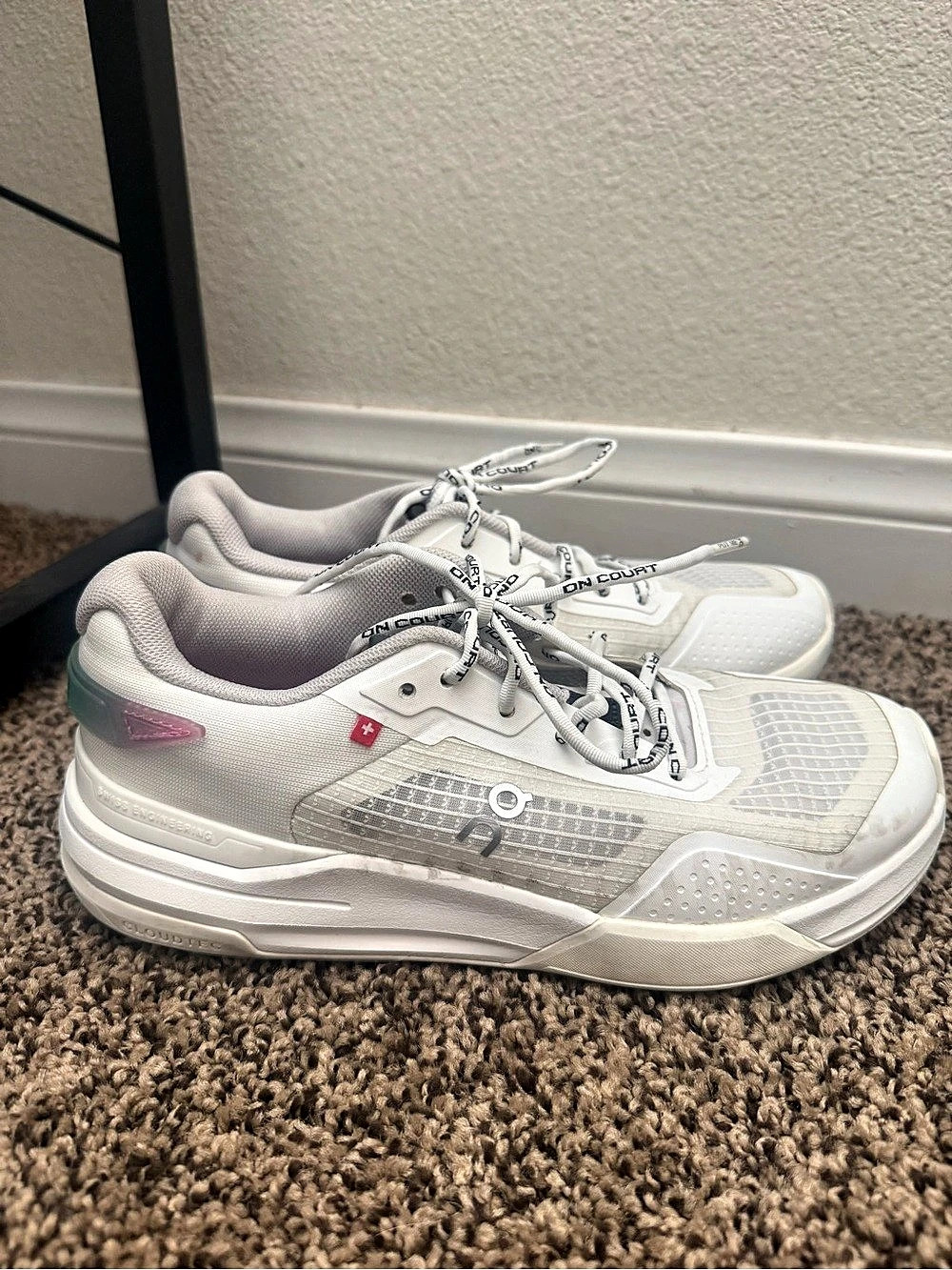 On The Roger Clubhouse Pro Women's Athletic Shoes White & Pink US7